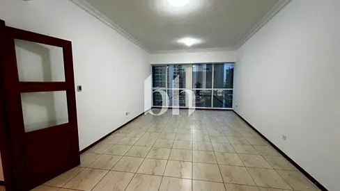 Vacant | Lake view | Mid floor | Well maintained