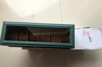 Green leather 6-slot watch storage/bracelet display box with glass lid new