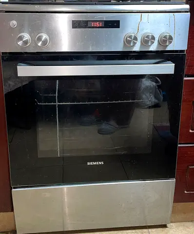 Siemens Gas Cooking Range - Good Working Condition (Available for sale in 3rd week of May)