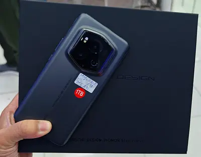 PORSCHE DESIGNHONOR MAGIC 6RSR 1TB STORAGE