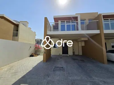 Single Row | Corner Unit | Huge Plot