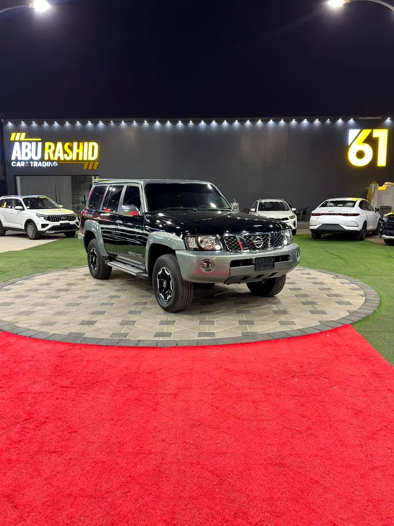 Nissan Patrol Safari 2015 — photo 1 of 13