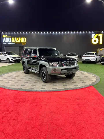 Nissan Patrol Safari Super Safari 2015 - GCC Specs - Perfect for Adventure!