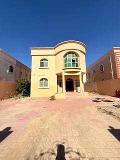 Near main road villa for rent