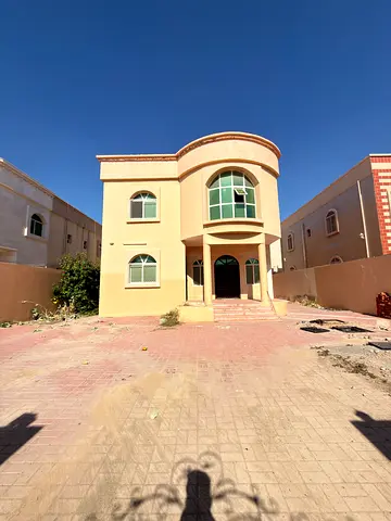 Near main road villa for rent