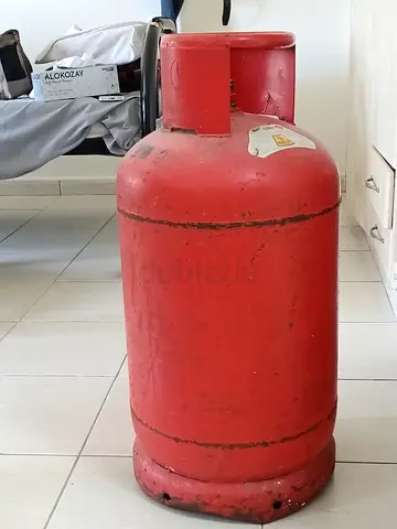 Used Red LPG Gas Cylinder - 20kg (Good Condition)