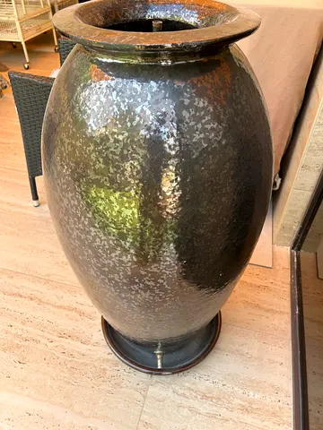 Antique fountain vase