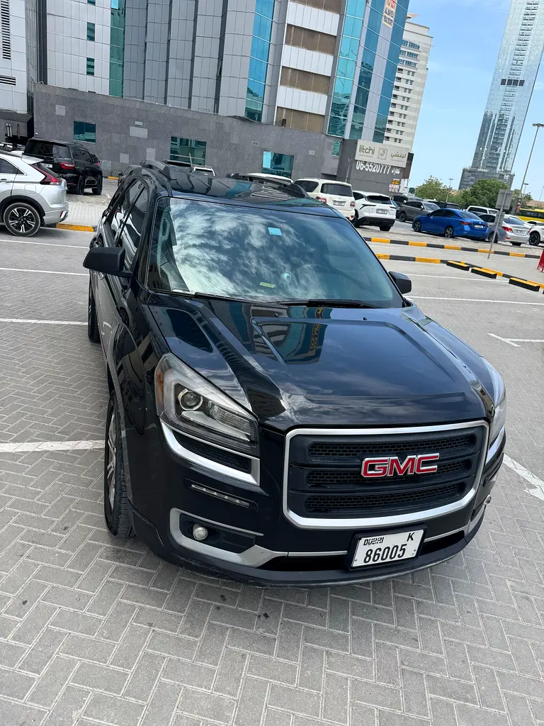 GMC Acadia 2015 — photo 1 of 10