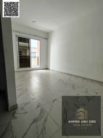 اشيك وافخم شقة ثاني ساكن تتكون من غرفتين نوم ماستر _صالة واسعة جدا _مطبخ مجهز _3 حمام _قريب من مدرسة الاقصي _صيانة كاملة علي المالك طول فترة الايجار _