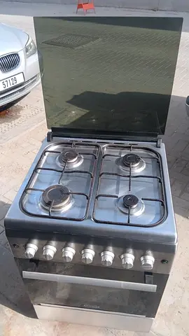 Freestanding 4-Burner Gas Cooker with Oven - Good Condition
