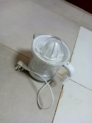 Electric Citrus Juicer - Compact Manual/Automatic Juice Extractor