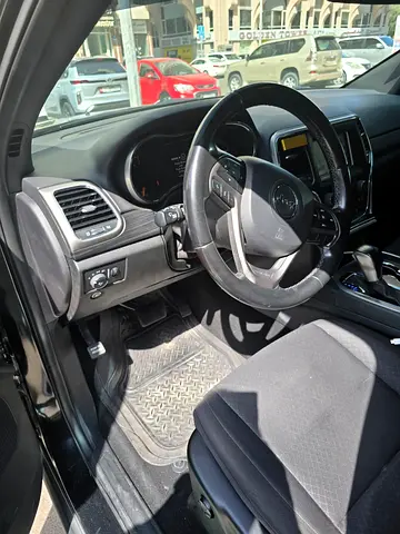 2020 Jeep Grand Cherokee Laredo - American Specs - Excellent Condition