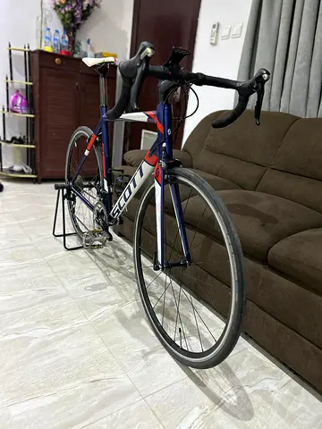 Scott Road/Endurance Road Bike - Lightweight Aluminum Frame , Good Condition