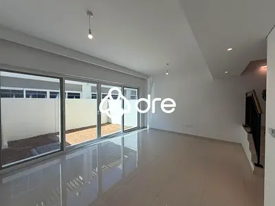 Brand New 3-Bed Townhouse with Roof Terrace