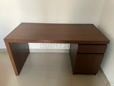 Desk almost new