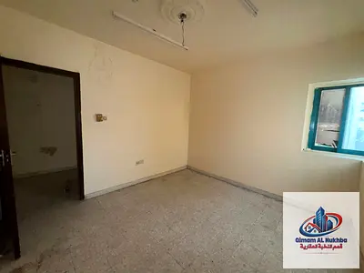 One-bedroom apartment for annual rent in Al Butinah, comfortable space and excellent layout, clean finishing and well-organized building, close to ser