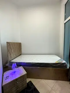 partition Steps from Internet City metro