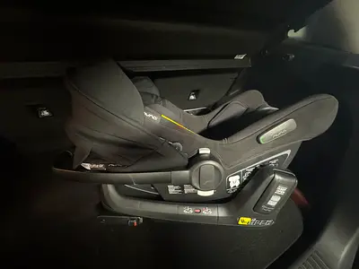 Nuna Turtle infant car seat with base - good condition