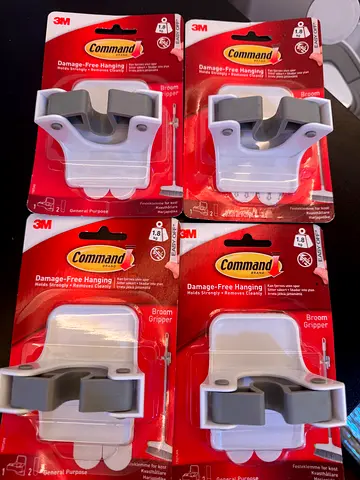 4x 3M Command Broom Gripper White and grey color, holds 1.8kg each (BRAND NEW)
