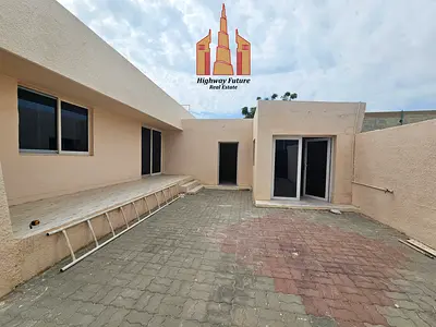 Commercial Villa 4bhk Hall Majlis Maids room big store room yard corner Villa 2 gate new villa 120k