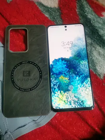 Samsung Galaxy S20+ in good working condition with case