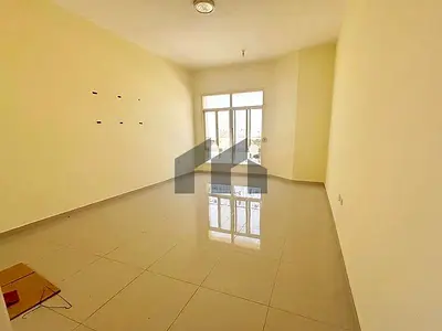 فيلا مدخل خاص | حوش | 5 غرف  | موقع مميز