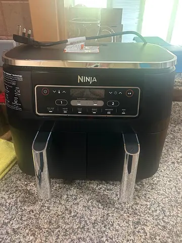 Ninja Dual-Basket Air Fryer (Good Working Condition)