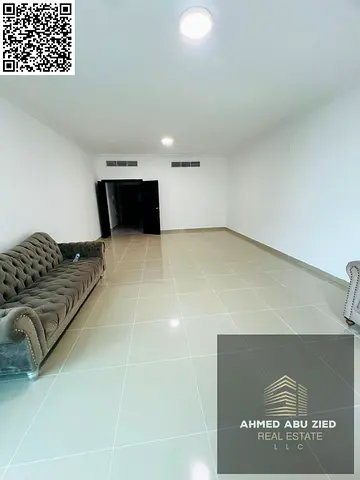 اكبر واشيك ثلاث غرف وصاله مساحه كبيره مع 3 حمام مع غرفة خادمه وغرفة غسيل مع 2 بلكونه تكييف مركزي خزائن حائط صيانه كامله علي المالك طول فترة الايجار قر