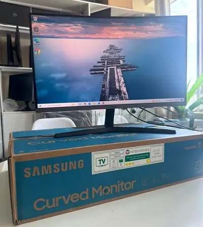 Samsung 27” Curved Monitor CR50 | Full HD | HDMI + VGA | Slim Bezel | Like New with Box