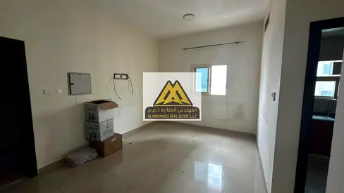 للإيجار السنوي غرفة وصالة بالنخيل 1 عجمان تكييف مركزي وباركنج و2 حمام