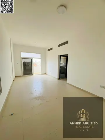 Prime location | second tenant | balcony with view | 2 master bedroom | spacious layout | 3 bathroom | central AC | Close to all services and schools