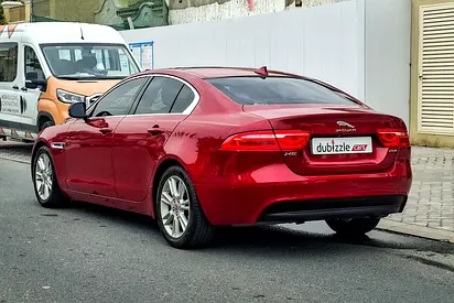 صورة 8 لـ 2016 Jaguar XE