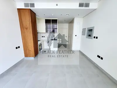 BRAND NEW BUILDING/ NEAR METRO/ READY TO MOVE IN