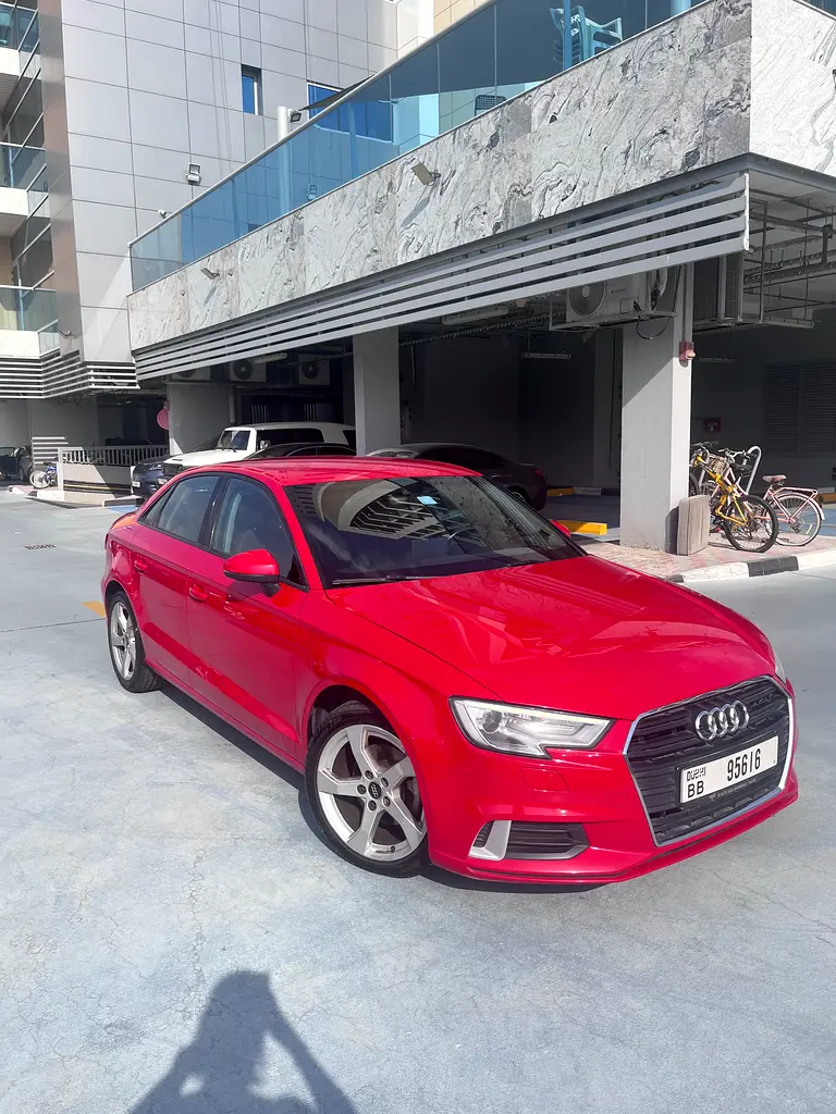 Audi A3 2019 — photo 1 of 10