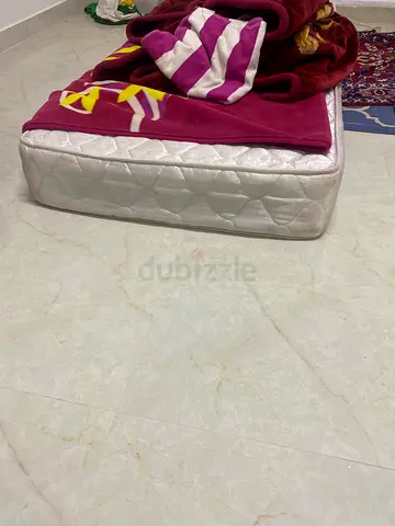 Single matress fr sale