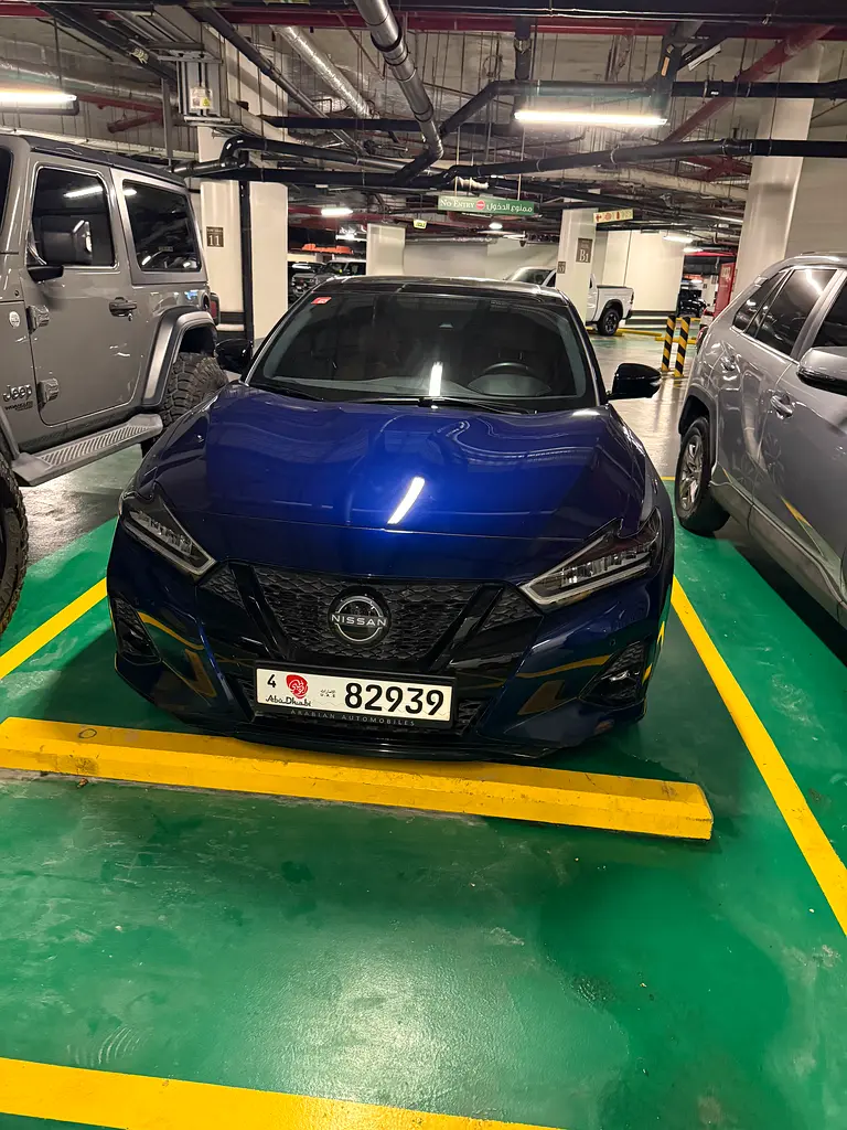 Nissan Maxima 2023 — photo 1 of 5