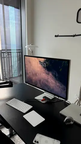Apple Studio Display (Tilt  Height Adjustable)