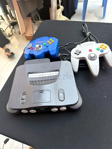 Nintendo 64 console with 2 controllers - working condition