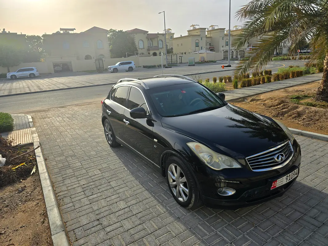 Infiniti QX50 2015 — photo 1 of 4