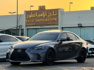 2019 Lexus IS-SERIES — фото 4