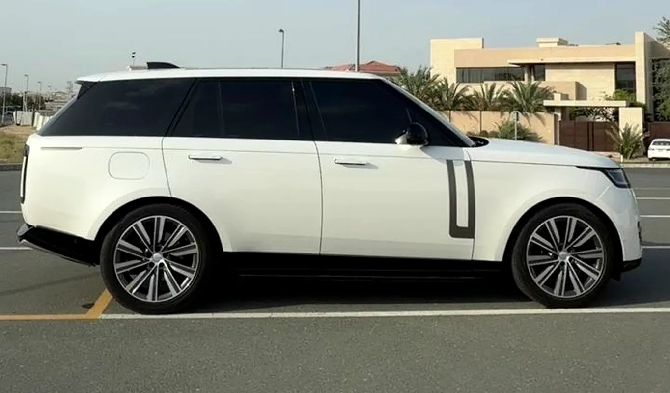 Land Rover Range Rover 2024 — photo 1 of 8