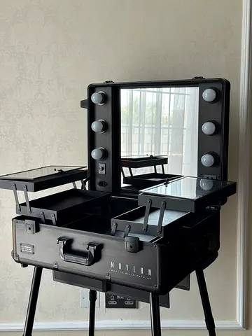 Professional Makeup Vanity Case with Lights – Portable | Adjustable Stand