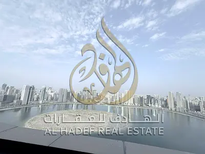 شقة 3 غرف وصالة مع غرفة خادمة واستور، 3 بلكونات، إطلالة كاملة على البحيرة، جيم ومسبح وباركن، واسعة ومناسبة للعائلات، موقع مميز