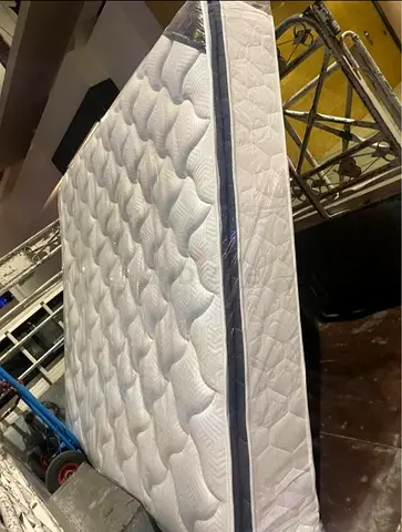 180x200cm King size pillow top mattress.  Same day delivery available