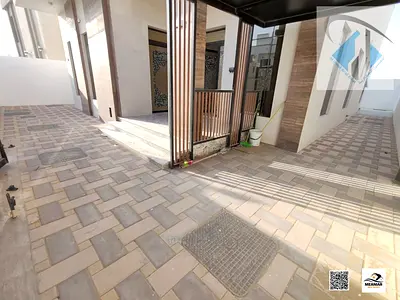 فيلا للايجار بسعر 90 الف تشطيب ديلوكس مساحات واسعه