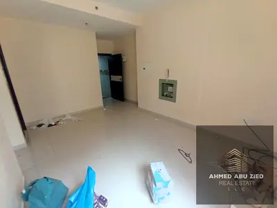 شقة غرفة ماستر وصالة - مساحة كبيرة - بلكونة اكلالة مفتوحة - موقف سيارة خاص -20 يوم مجاني - للايجار السنوي بمنطقة التعاون بجوار جميع الخدمات ومخارج دبي