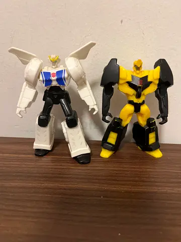 Transformers Robot Action Figures Lot – Bumblebee  White Jet