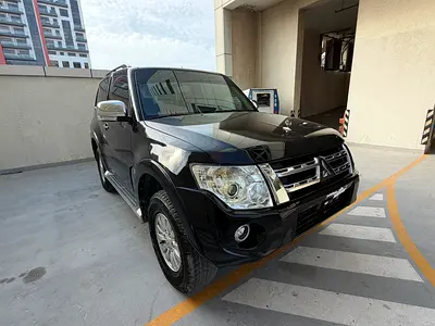 Mitsubishi Pajero GLS 2013 - GCC Specs - 3.5 Engine -With Off Road Kit - Reliable SUV