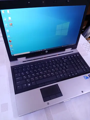 15.6 inch with 1gb graphic nivida  good battery..hp 8540p core i5 perfect condition ram 8gb