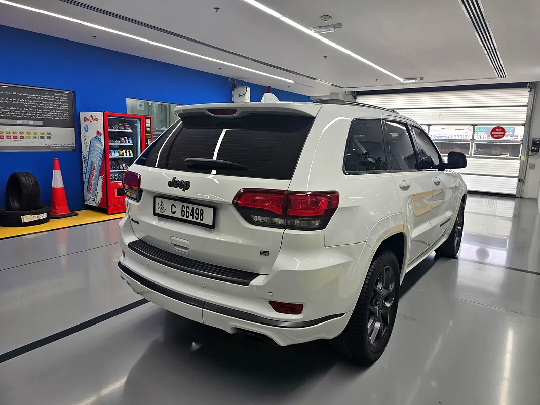 Jeep Grand Cherokee 2019 — photo 1 of 16